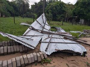 Intenso temporal causó destrozos en Humaitá | Unicanal