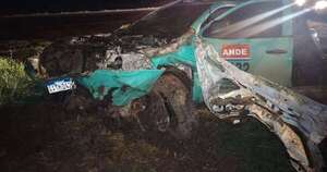 Diario HOY | Camioneta de la ANDE sufre daños tras chocar contra un caballo en Concepción