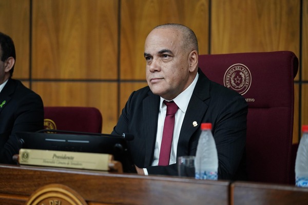 Es el Poder Judicial, no el Legislativo, el que tiene que juzgar a Hernán Rivas, dicen - ADN Digital