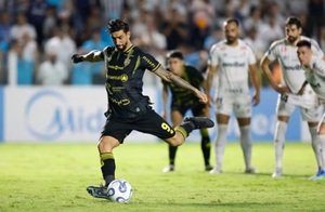 Recoleta empata con Santos y logra punto histórico en Sudamericana