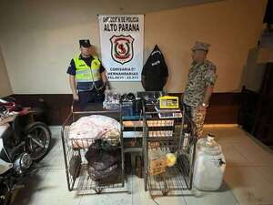 Sorprenden a un hombre en pleno hurto de alimentos del programa Hambre Cero - ABC en el Este - ABC Color