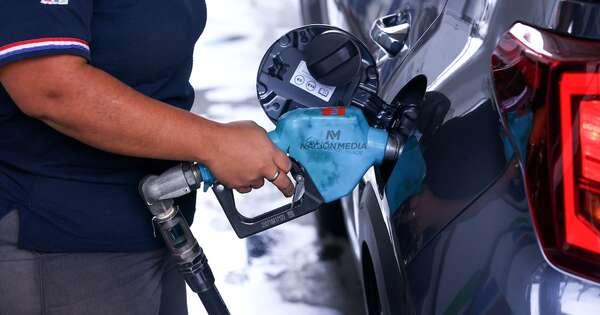 La Nación / Cae el dólar, pero sube el precio del combustible: ¿Cómo funciona el mercado?