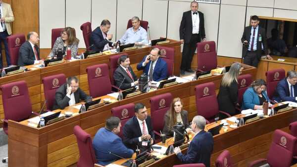 Senadores repudian impunidad en caso Hernán Rivas e insisten con destitución