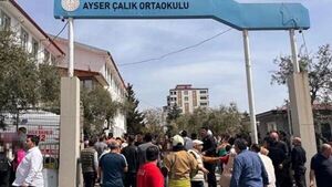 Al menos 9 muertos deja un tiroteo a manos de un alumno de 14 años en colegio de Turquía