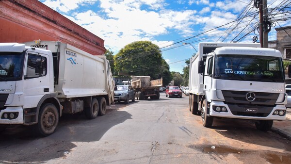 DNCP suspende proceso de compra de camiones que Luis Bello operó sin aprobación de la Junta