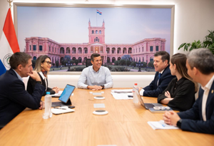 Peña se reunió con ministros Riquelme y Recalde para impulsar desarrollo industrial