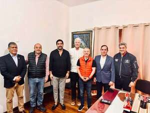 Asunción: Espínola es jefe de campaña de Arnaldo Samaniego - Política - ABC Color