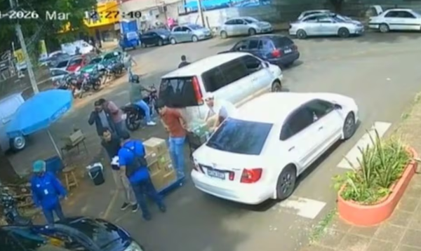 Roban más de 400 cajas de iPhone en CDE: hay tres detenidos y sospechan “entrega”