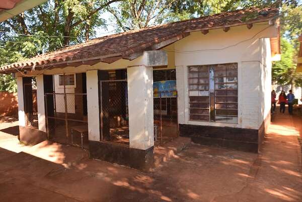 Junta Municipal de Presidente Franco pide la reparación urgente de una escuela - ABC en el Este - ABC Color