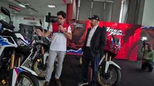 Vuelve la tricolor: Honda presentó la nueva moto África Twin 2026 - 5Días