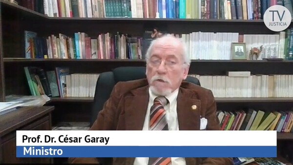 Ministro César Garay pidió suspender a abogados implicados en los casos de mafia de pagarés