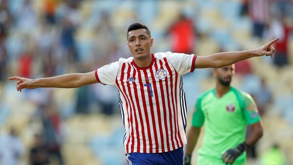 Tacuara Cardozo anuncia su retiro del fútbol