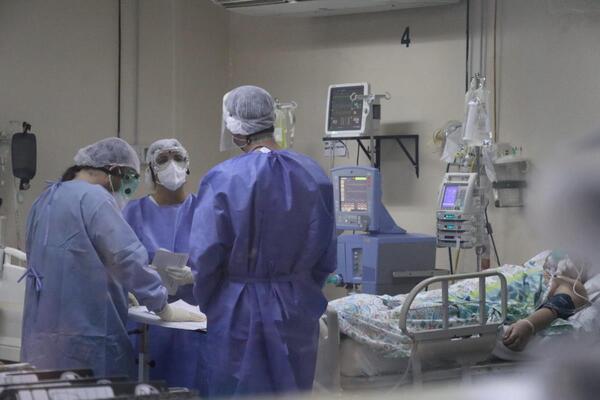 Sugieren una profunda reforma ante la crisis del sistema de salud