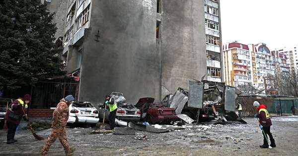 La Nación / Ataques rusos dejan al menos 16 muertos en Ucrania