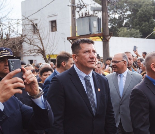 Allanan vivienda de intendente de Mayor Martínez por presunto tráfico de drogas | Unicanal