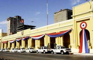 Senador exige análisis de correspondencia a jefes policiales tras denuncia de coimas - Política - ABC Color