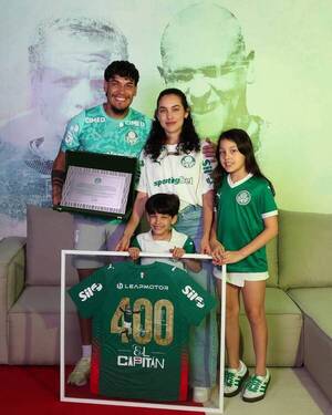 Doña felicitó a su ména por los 400 partidos jugados en el Palmeiras