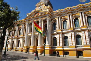 El Parlamento de Bolivia condecora a 50 exmilitares por la captura del 'Che' Guevara en 1967