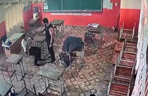 Docente agredió y amenazó con cuchillo a su colega frente a alumnos
