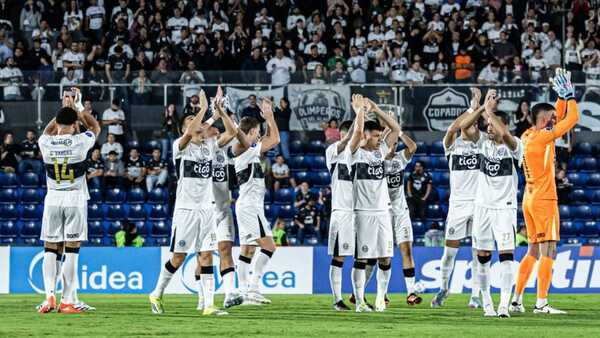 Olimpia empata sin goles frente a Barracas y sigue en la cima de su grupo