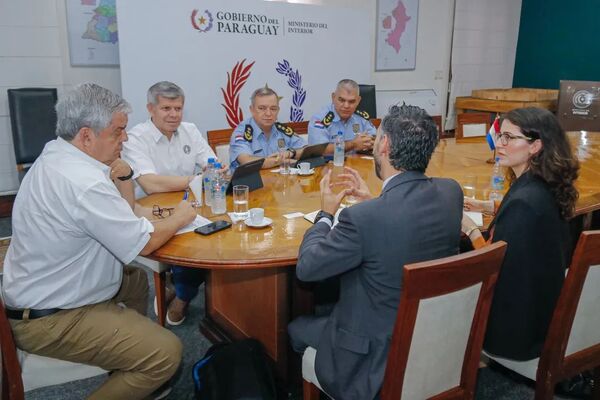 Popular / Articulan cooperación con Paises Bajos