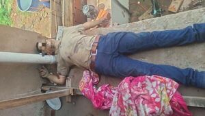 Popular / URGENTE: Instalaba cablerío llegó sicario ha ojuka chupe