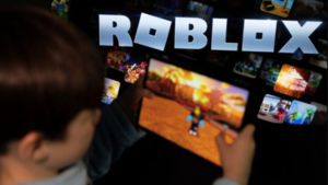 Ante vetos masivos de Roblox: creadores implementarán restricciones de edad obligatorias
