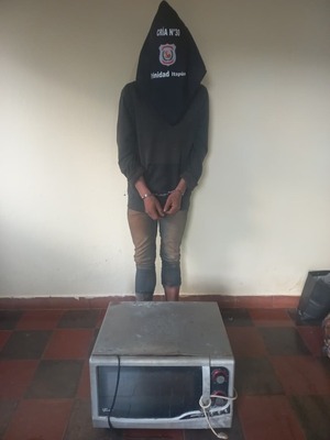 Cae delincuente buscado tras robar un horno eléctrico en Santísima Trinidad