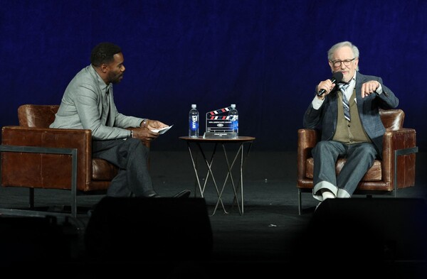 Steven Spielberg dice que hay "más verdad que ficción" en su "Disclosure day"