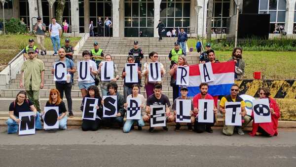 Jóvenes se manifiestan y piden anular la condena a gestor cultural de La Chispa