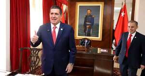 La Nación / Horacio Cartes está activo y en permanente contacto con el partido, destacan