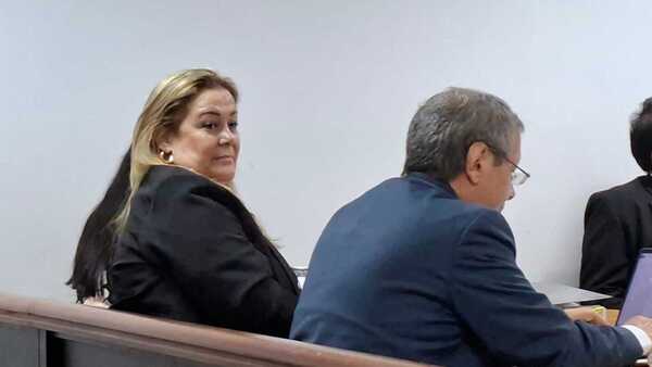 Inició el juicio oral contra la abogada Esther Roa por difamación