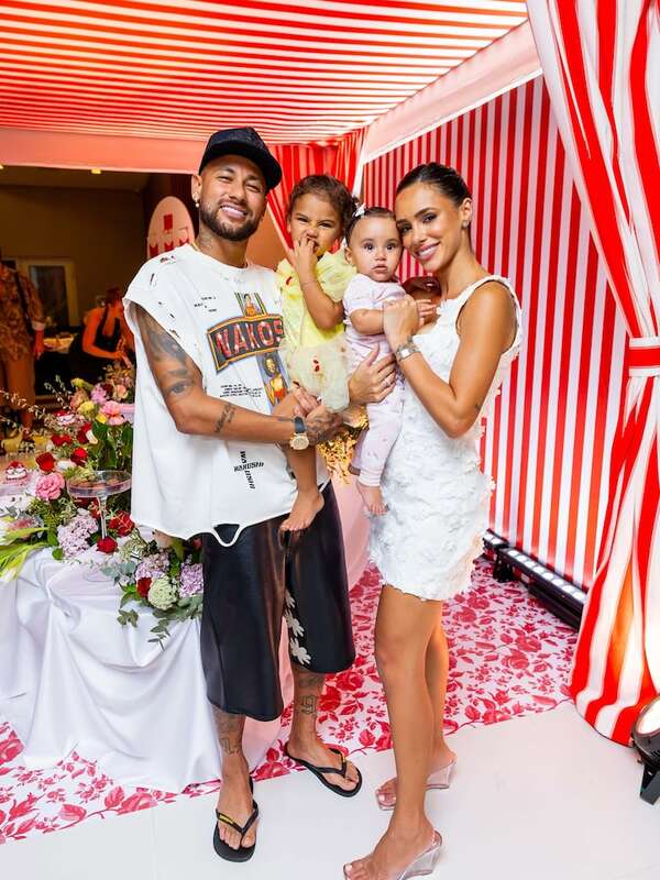 Neymar celebra la vida de su novia Bruna Biancardi - Gente - ABC Color
