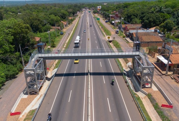 Instalan pasarela elevada en la ruta PY02 para mejorar seguridad vial - ADN Digital