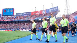 Juan Gabriel Benítez dirigirá el superclásico entre Olimpia y Cerro
