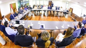 Gobierno fija cronograma para saldar deuda con farmacéuticas