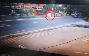 Video: un policía fallece y otro queda gravemente herido en accidente en Asunción - Policiales - ABC Color