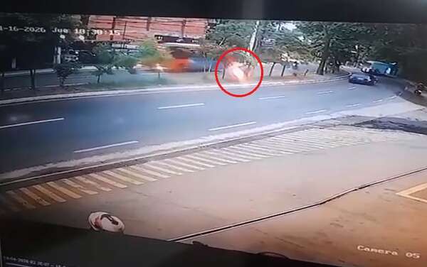 Video: un policía fallece y otro queda gravemente herido en accidente en Asunción - Policiales - ABC Color