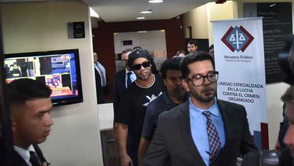 Estreno: Ronaldinho relata su paso por cárcel en Paraguay en su documental