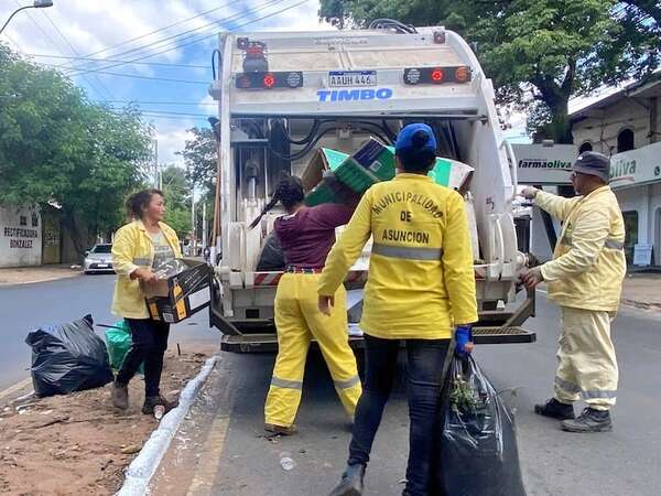 Asunción: ¿Cómo justifica la Municipalidad la suspensión de la cuestionada licitación de camiones recolectores? - Nacionales - ABC Color