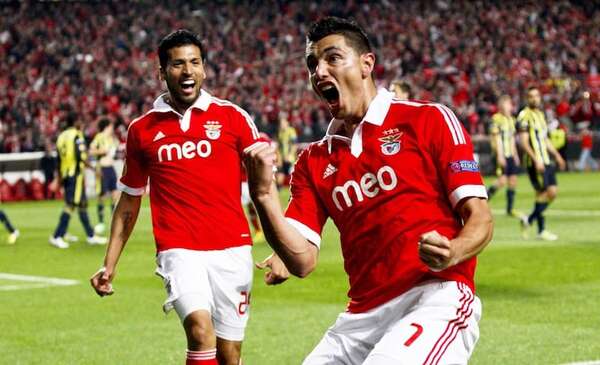 “Tacuara” Cardozo repasa las luces y sombras de su extraordinaria carrera - Fútbol - ABC Color