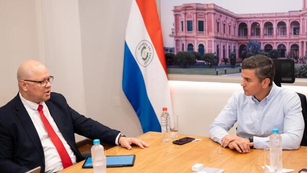 Peña rechaza elevar déficit y dice que aún no se requiere más deuda