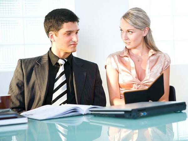 Popular / Ojupi jeko cantidad de "amoríos" en el laburo y es alarmante he' i experto