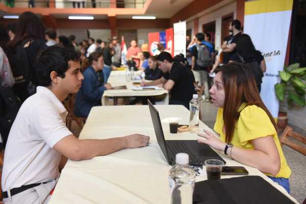 Según ANEAES, carreras acreditadas muestran mejores niveles de empleabilidad juvenil en Paraguay