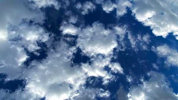 Viernes con un amanecer fresco y tarde cálida con escasas lluvias