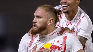 Doblete de Pitta para el triunfo de Bragantino