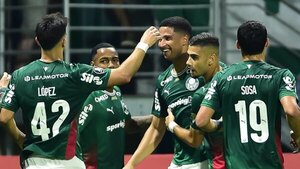 Palmeiras supera al Cristal y lidera