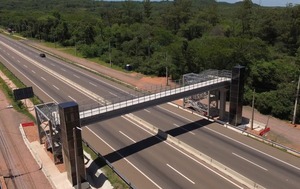Pasarela peatonal elevada fue habilitada en Pedrozo - trece