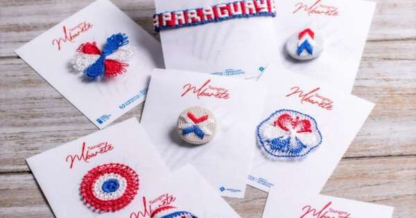 La Nación / Artesanas ofrecen creaciones patrias con técnicas tradicionales