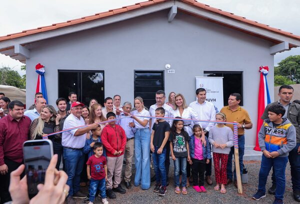 Gobierno entrega 48 viviendas en San Pedro y supera las 31.000 casas adjudicadas - El Trueno